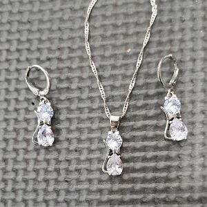 Elegant Silver Jewelry Set with Clear Stones